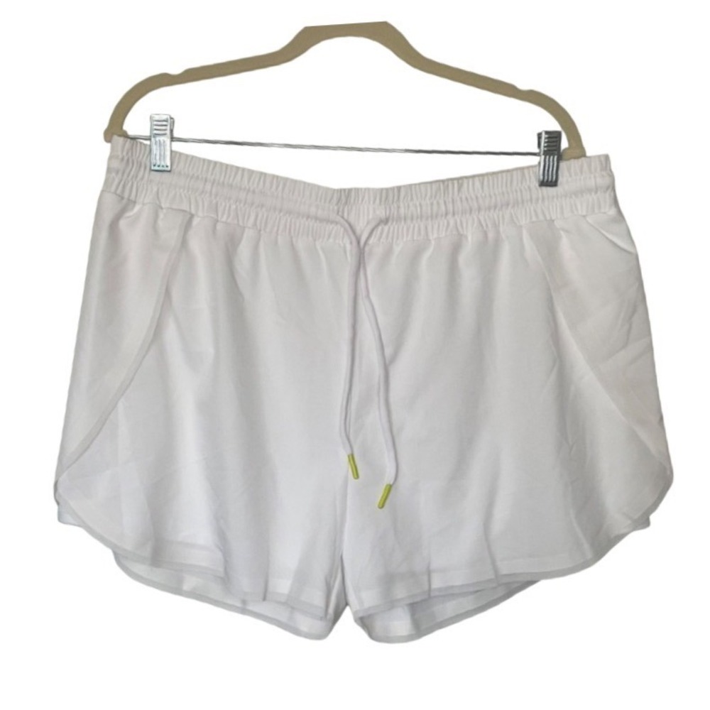 Zyia Active Running Shorts Women XXL White Drawstring Mesh Trim Athletic